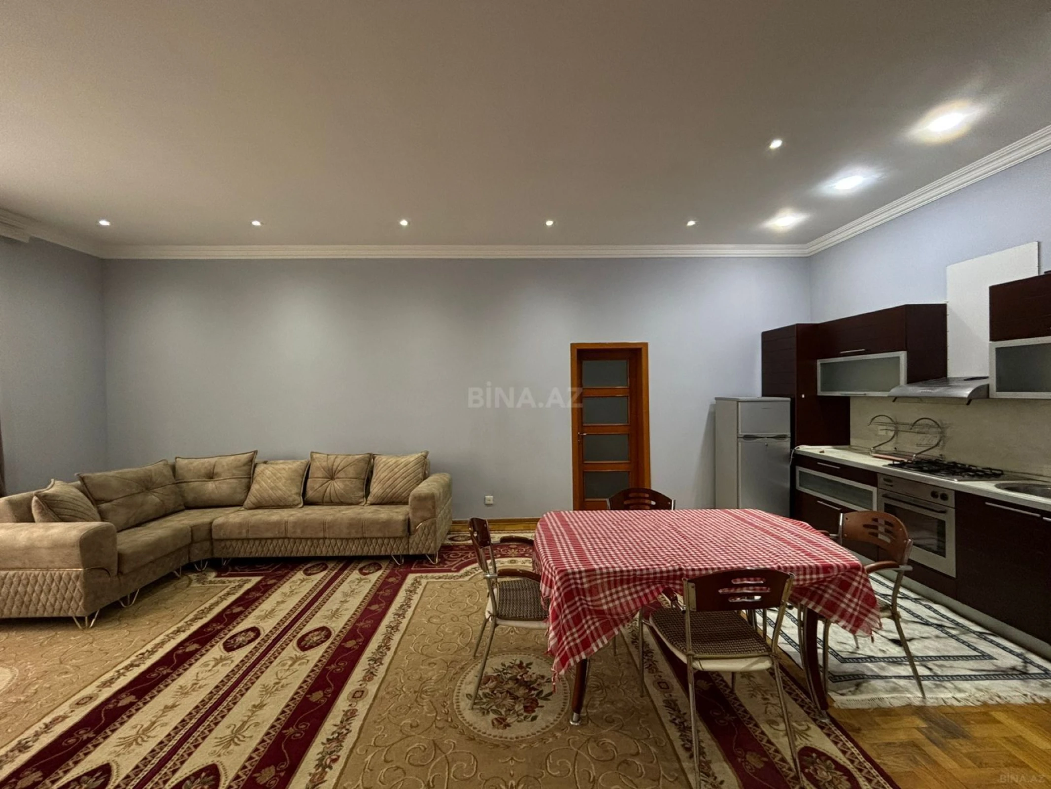 Kirayə verilir 3 otaqlı mənzil 110 m²
