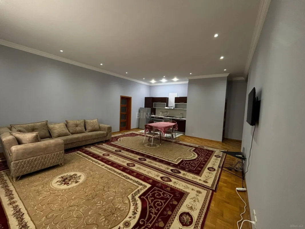 Kirayə verilir 3 otaqlı mənzil 110 m²
