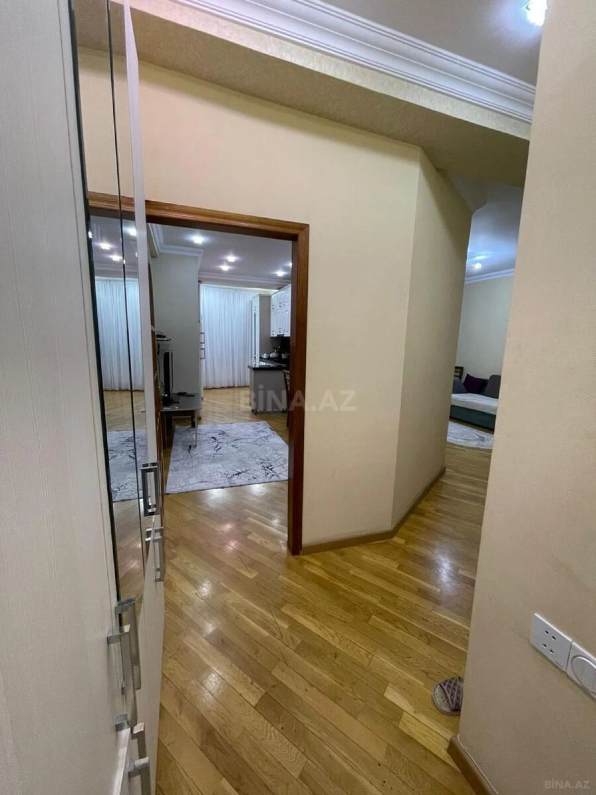 Satılır 2 otaqlı mənzil 62 m²