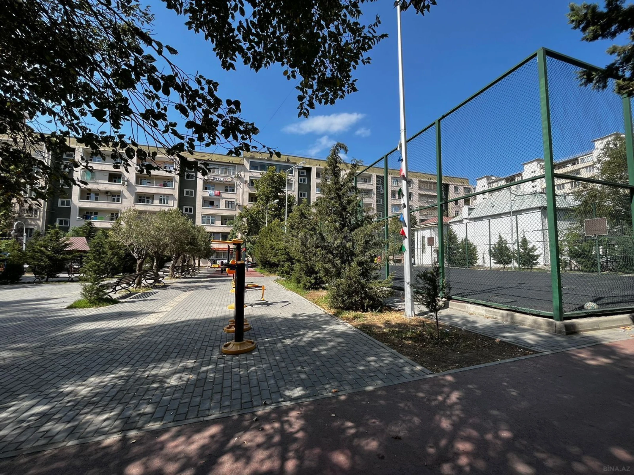 Satılır 4 otaqlı mənzil 100 m²