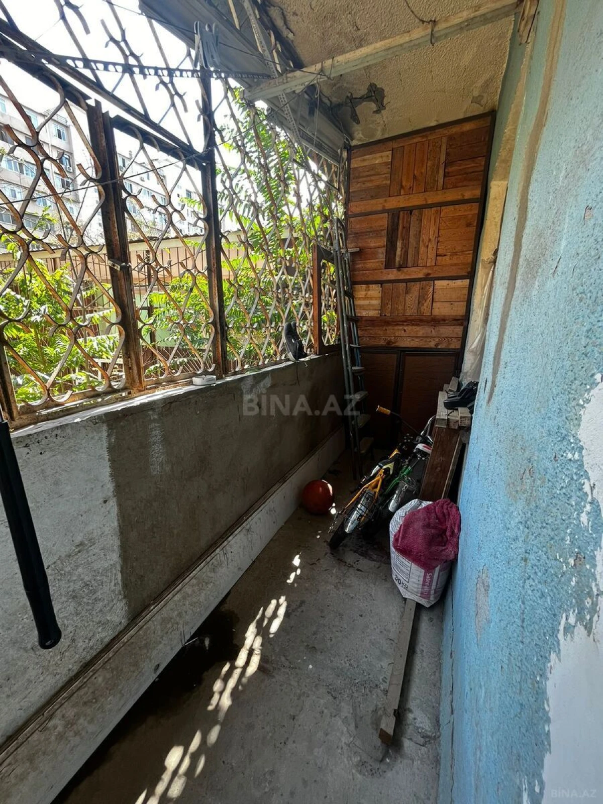 Satılır 4 otaqlı mənzil 100 m²