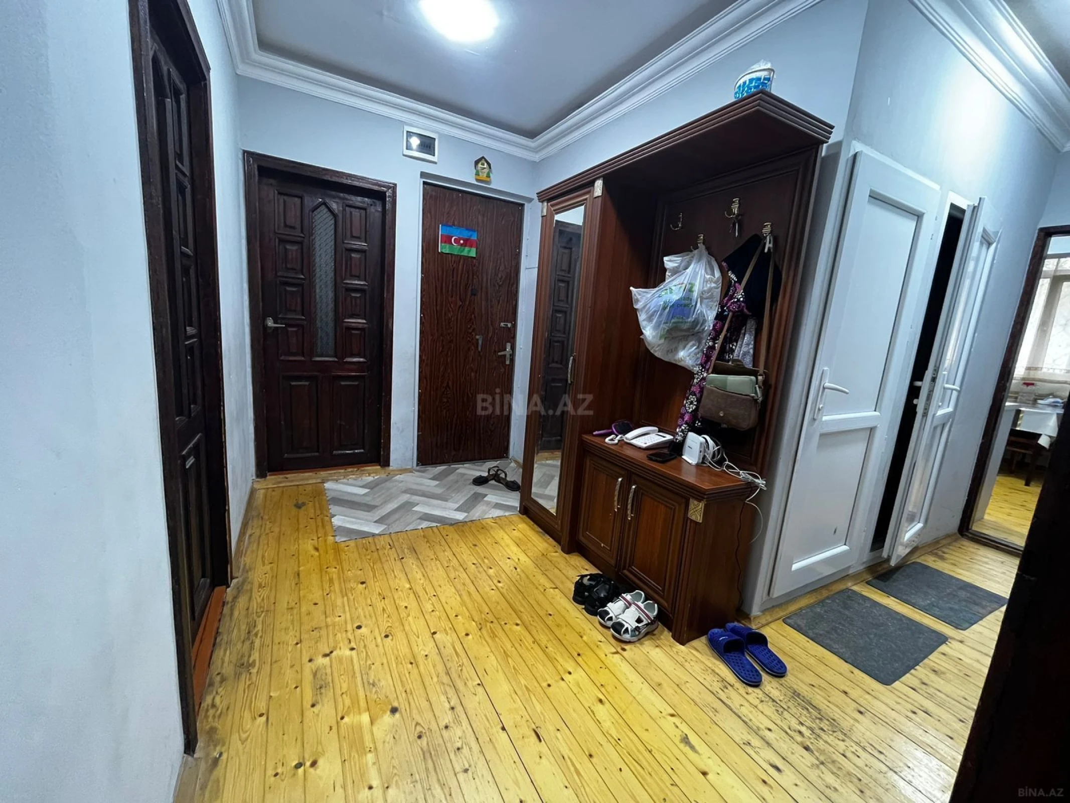 Satılır 4 otaqlı mənzil 100 m²