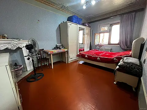 Satılır 4 otaqlı mənzil 100 m²