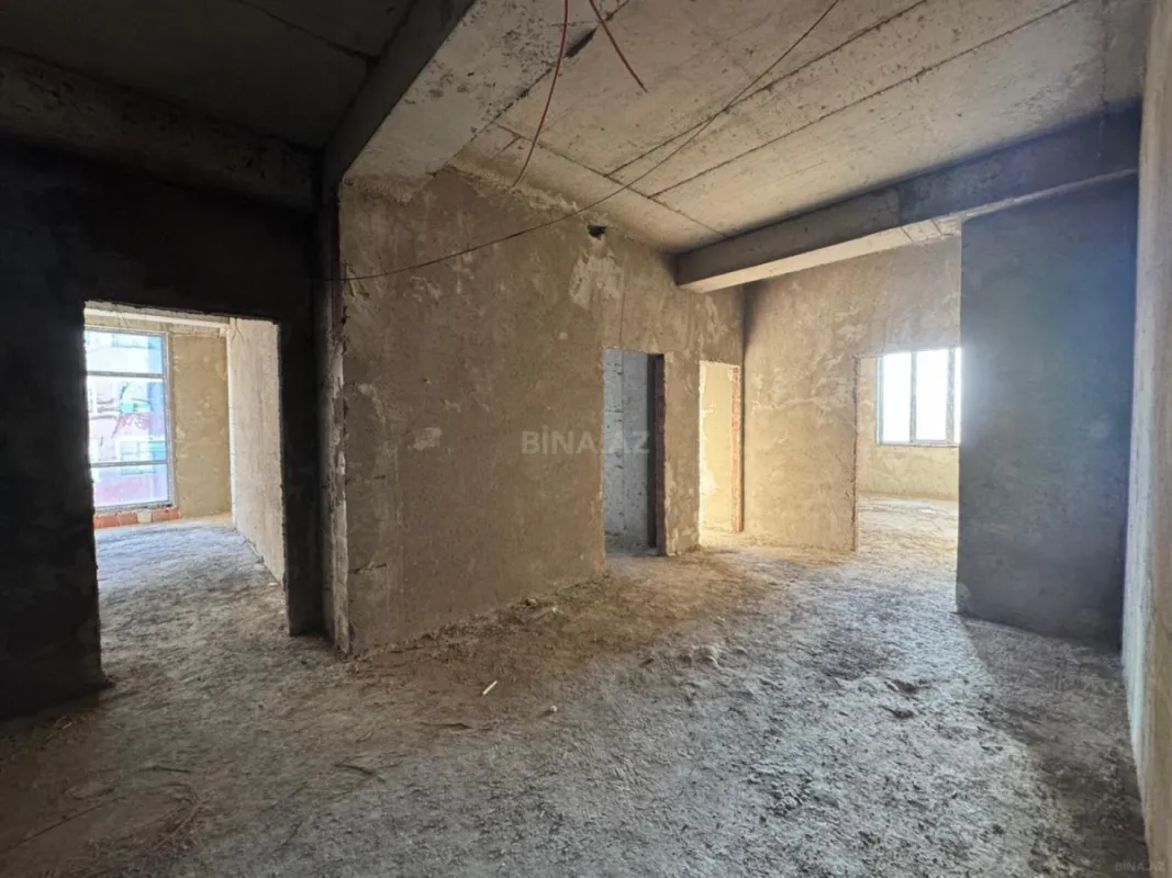 Satılır 3 otaqlı mənzil 156 m²