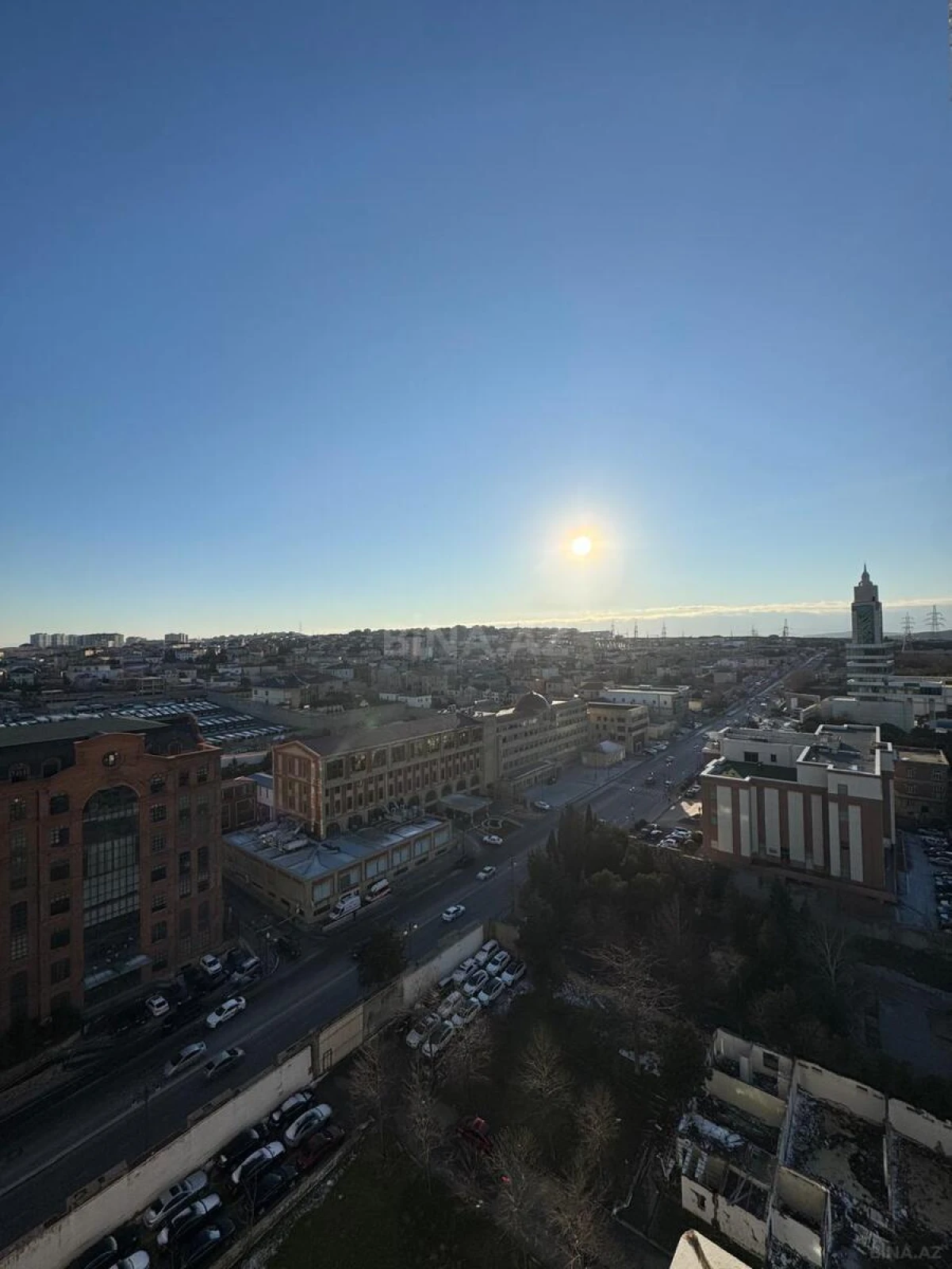 Satılır 3 otaqlı mənzil 156 m²