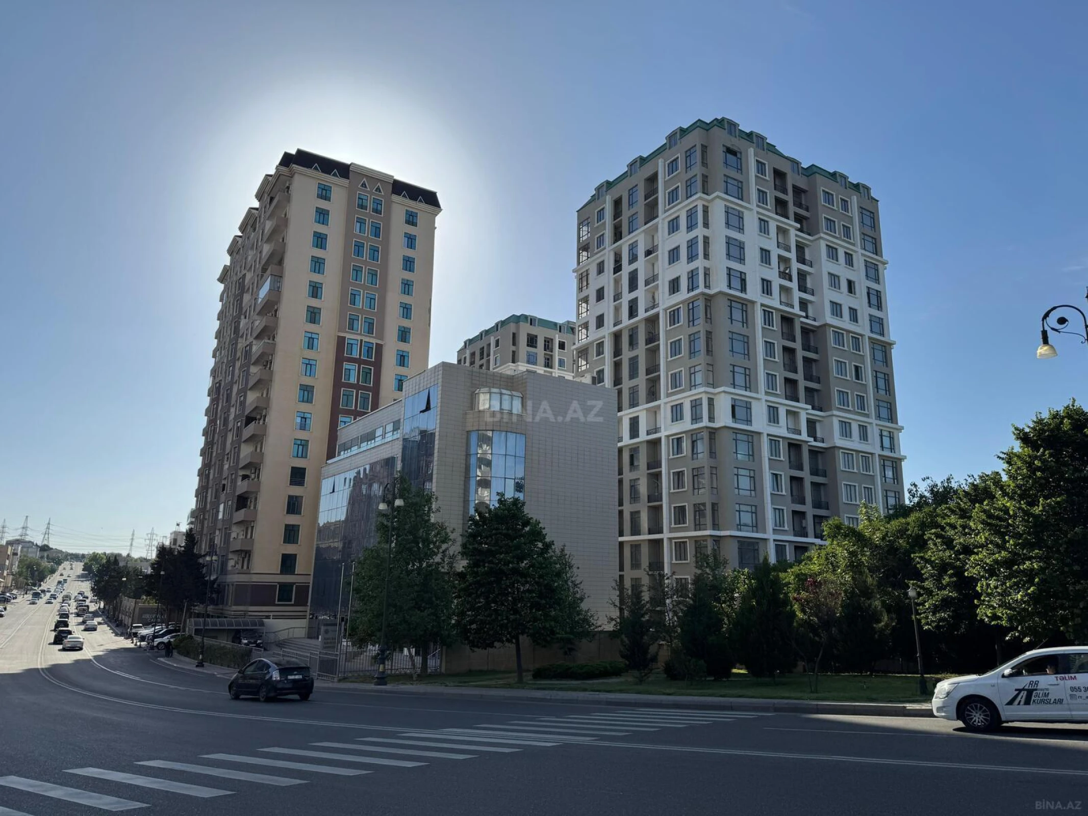 Satılır 3 otaqlı mənzil 156 m²