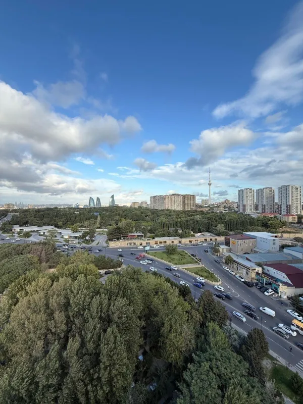 Satılır 3 otaqlı mənzil 156 m²