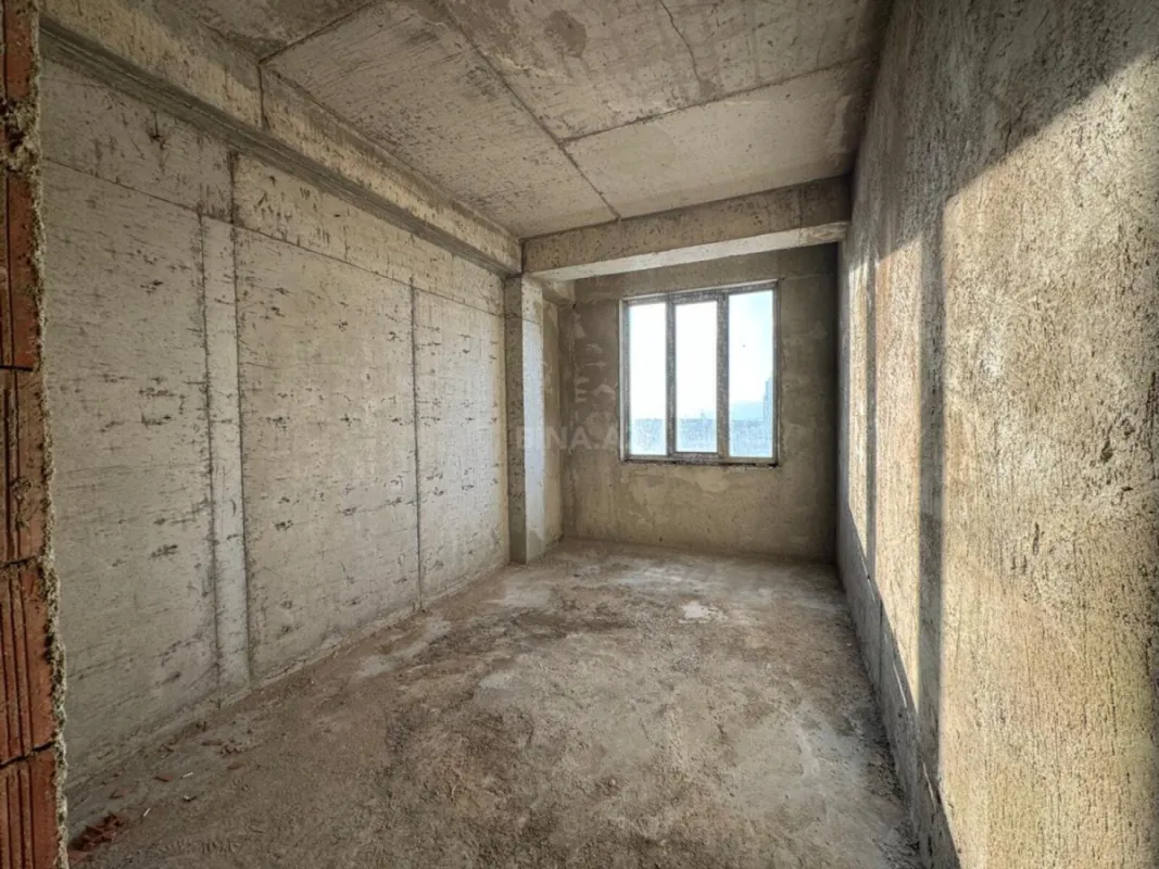 Satılır 3 otaqlı mənzil 156 m²