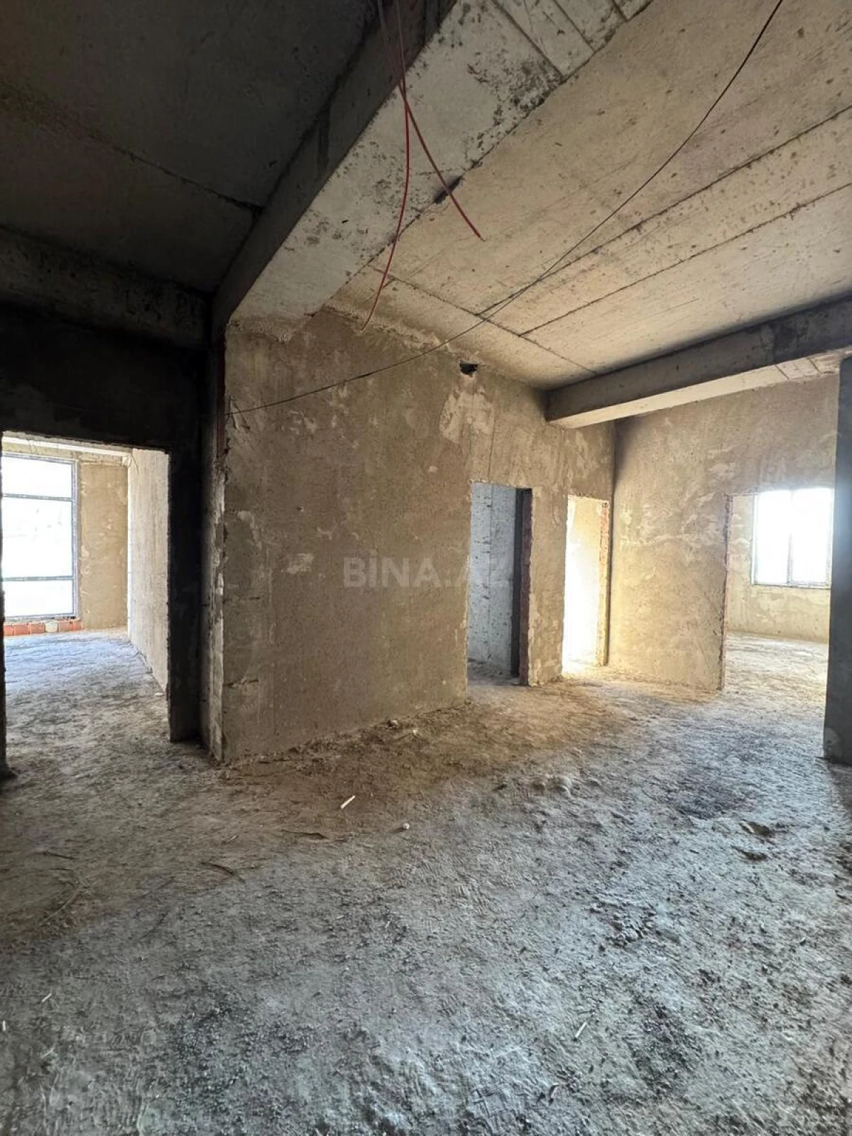 Satılır 3 otaqlı mənzil 156 m²