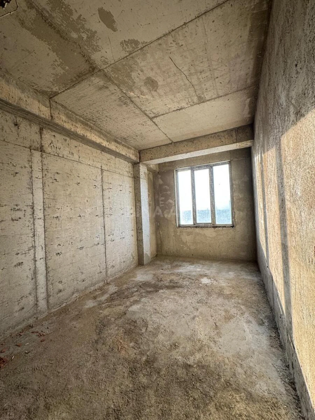 Satılır 3 otaqlı mənzil 156 m²