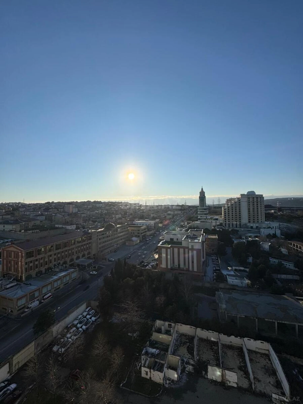 Satılır 3 otaqlı mənzil 156 m²