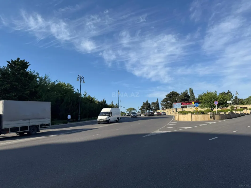 Satılır 3 otaqlı mənzil 156 m²