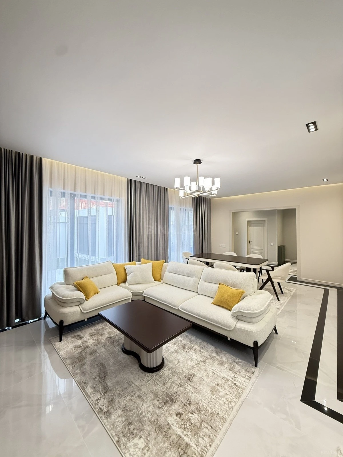 Satılır 4 otaqlı həyət evi 160 m²