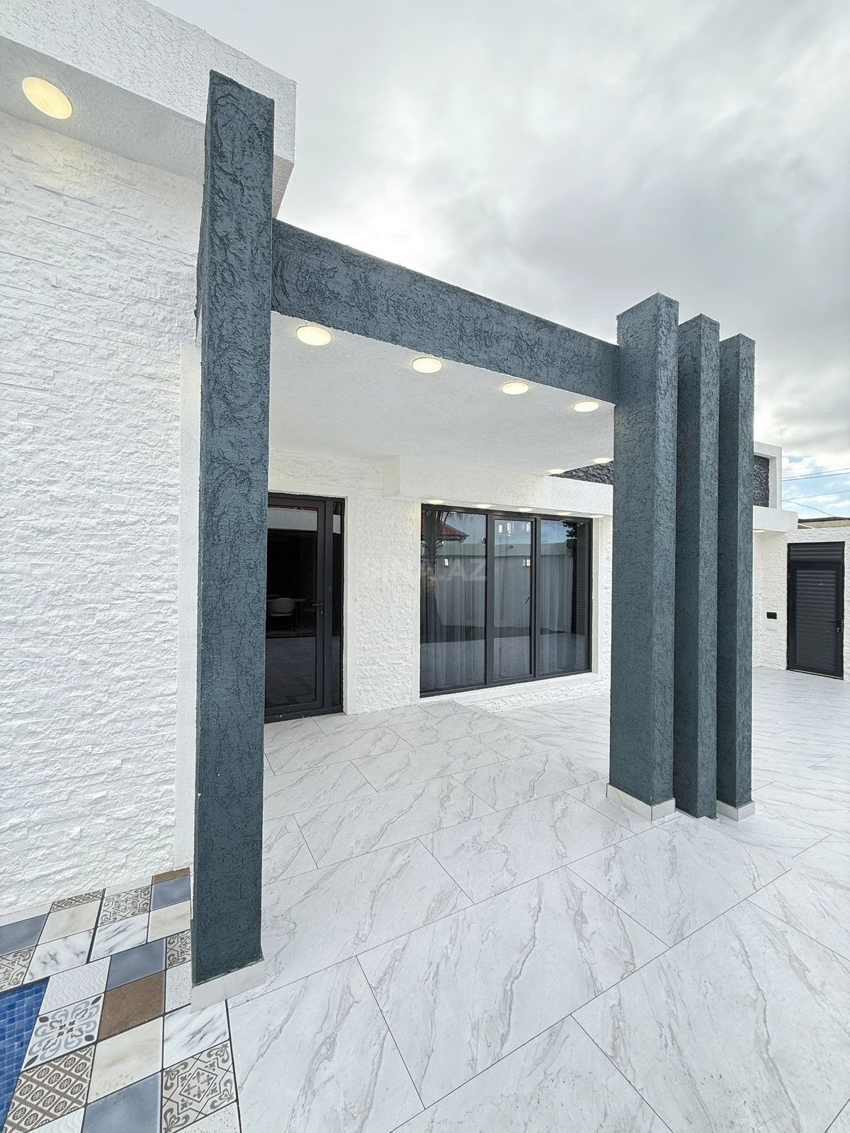 Satılır 4 otaqlı həyət evi 160 m²