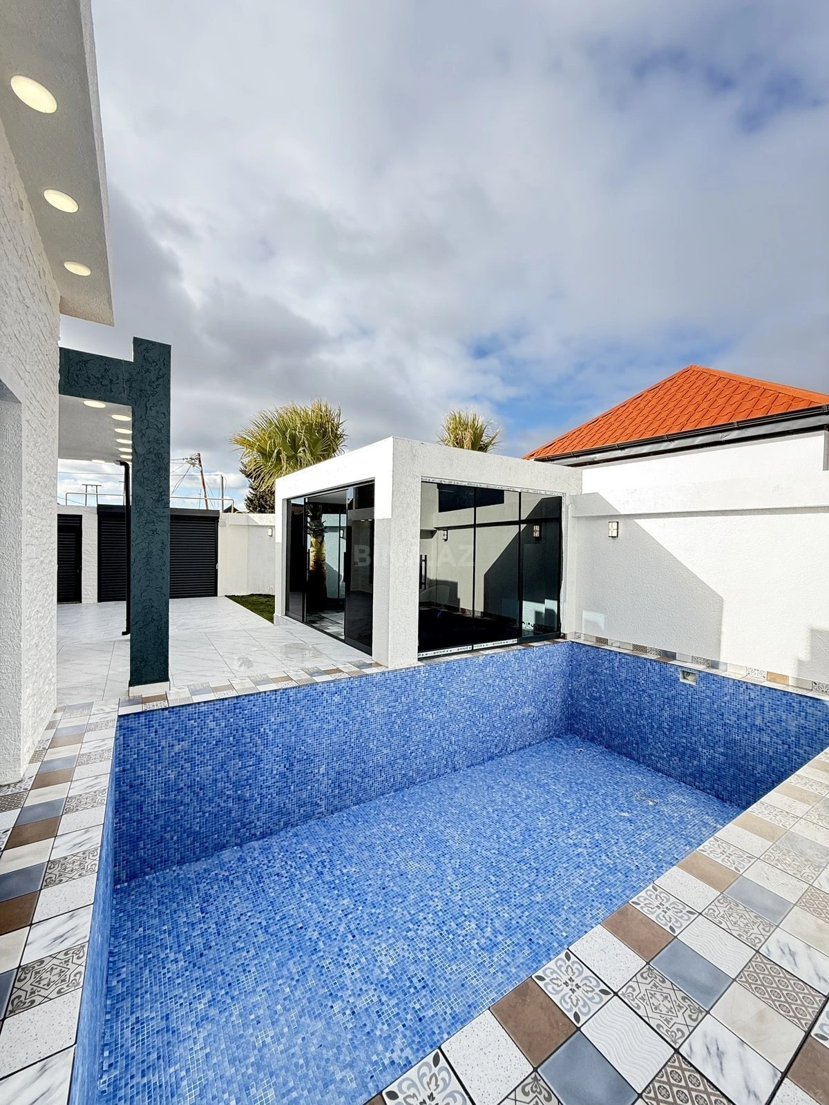 Satılır 4 otaqlı həyət evi 160 m²