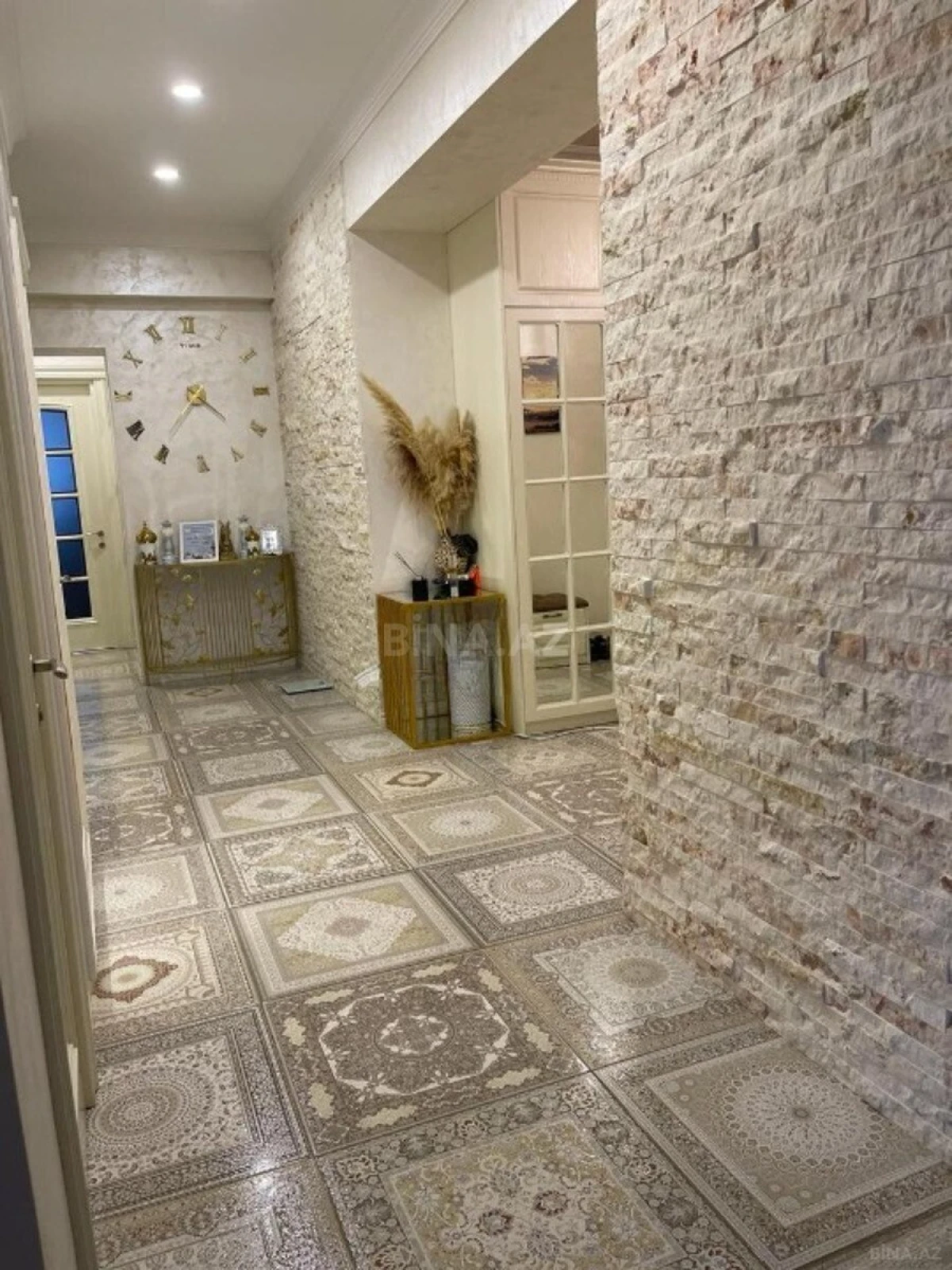 Satılır 4 otaqlı mənzil 168 m²