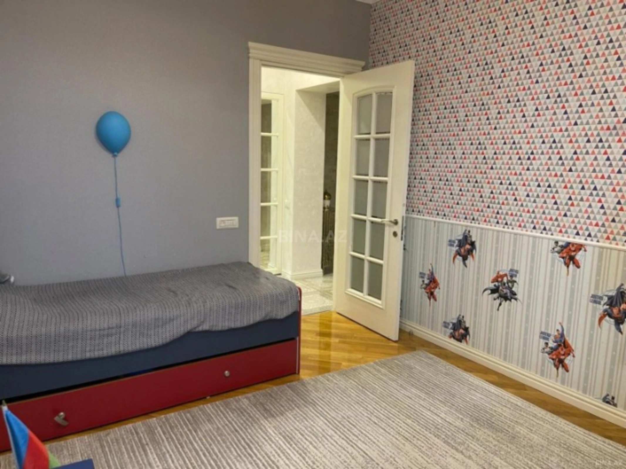 Satılır 4 otaqlı mənzil 168 m²