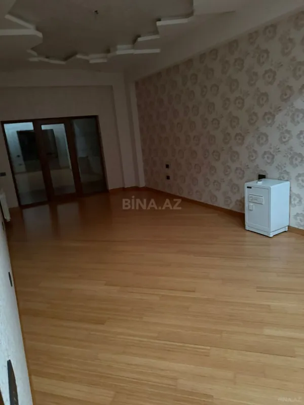 Satılır 5 otaqlı mənzil 316 m²