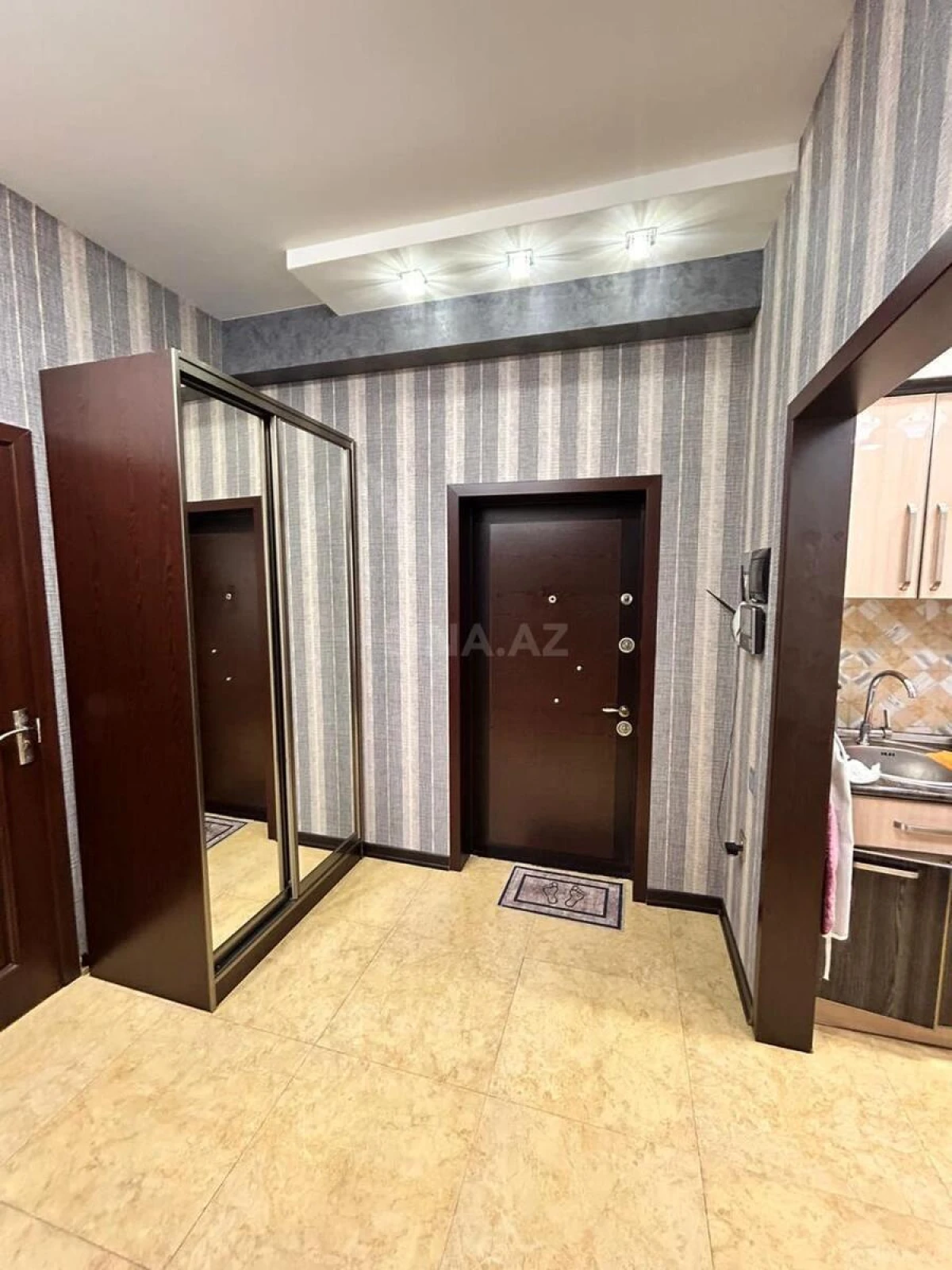 Satılır 2 otaqlı mənzil 55 m²