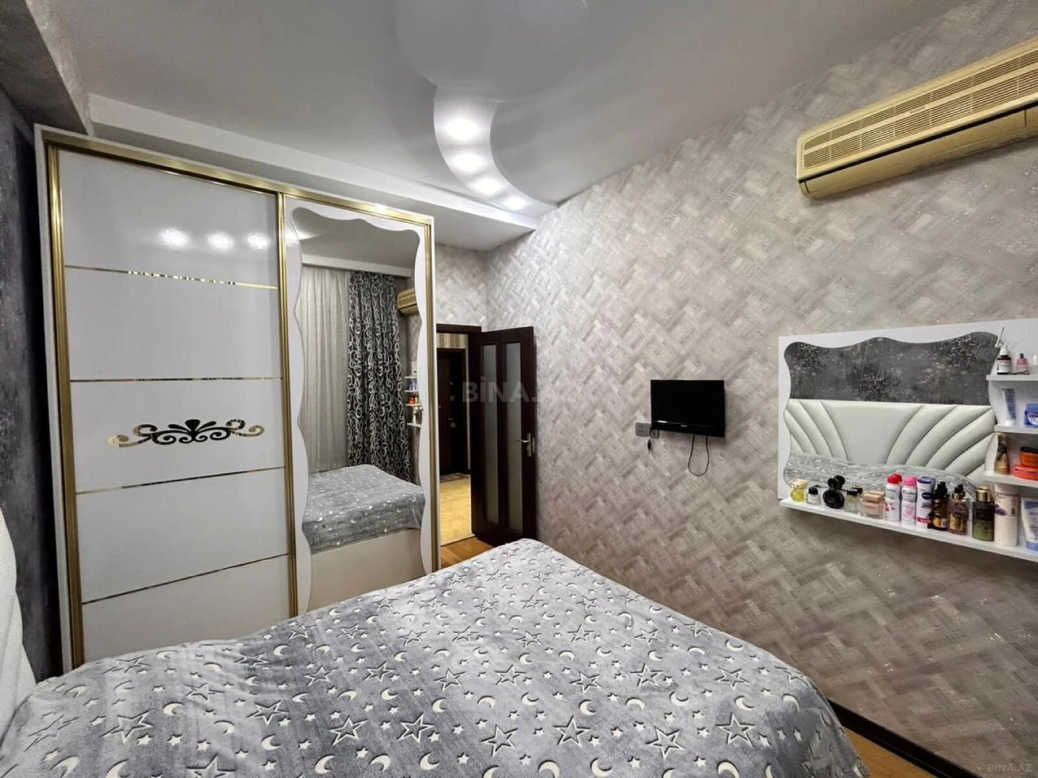 Satılır 2 otaqlı mənzil 55 m²