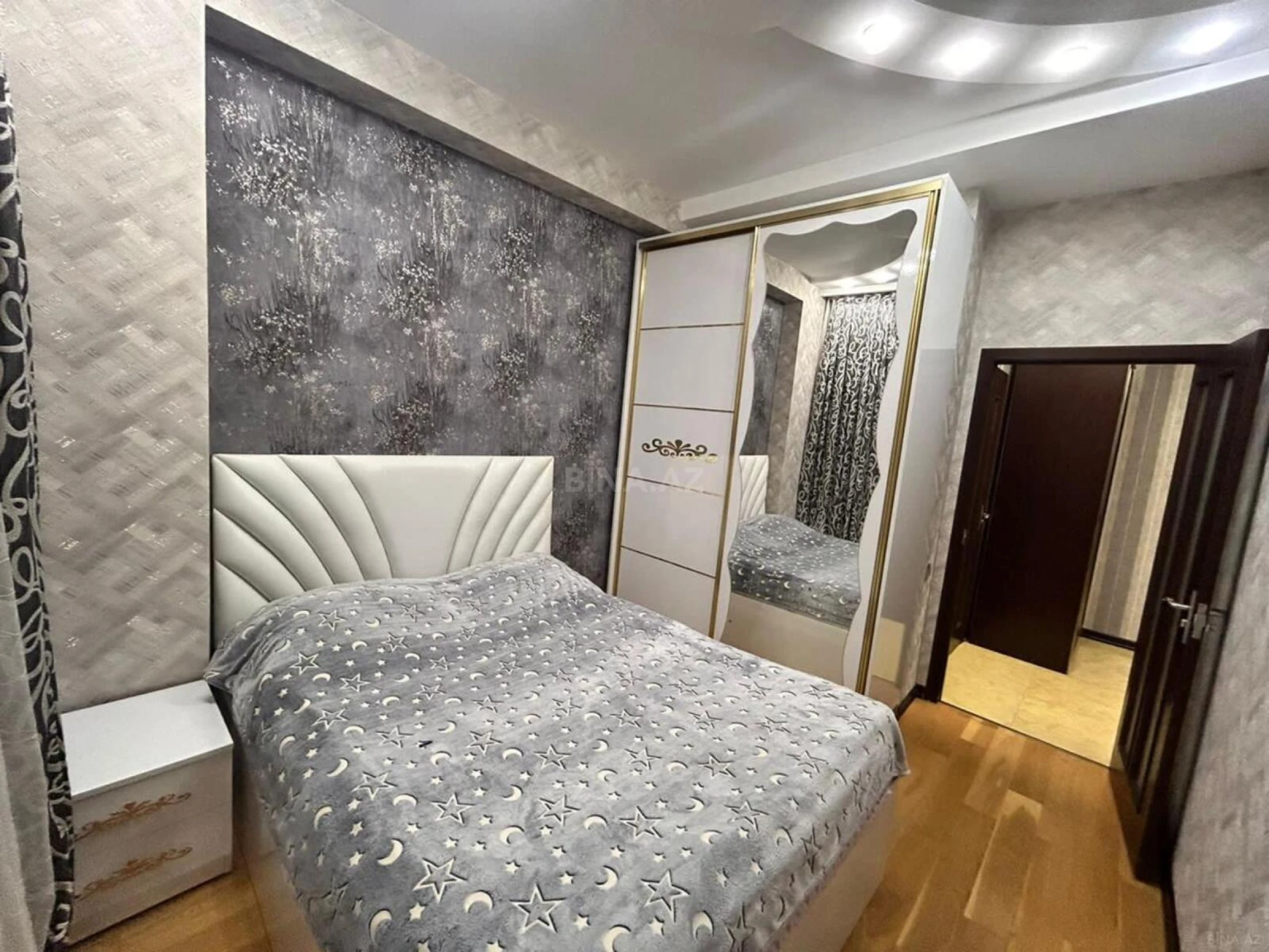 Satılır 2 otaqlı mənzil 55 m²
