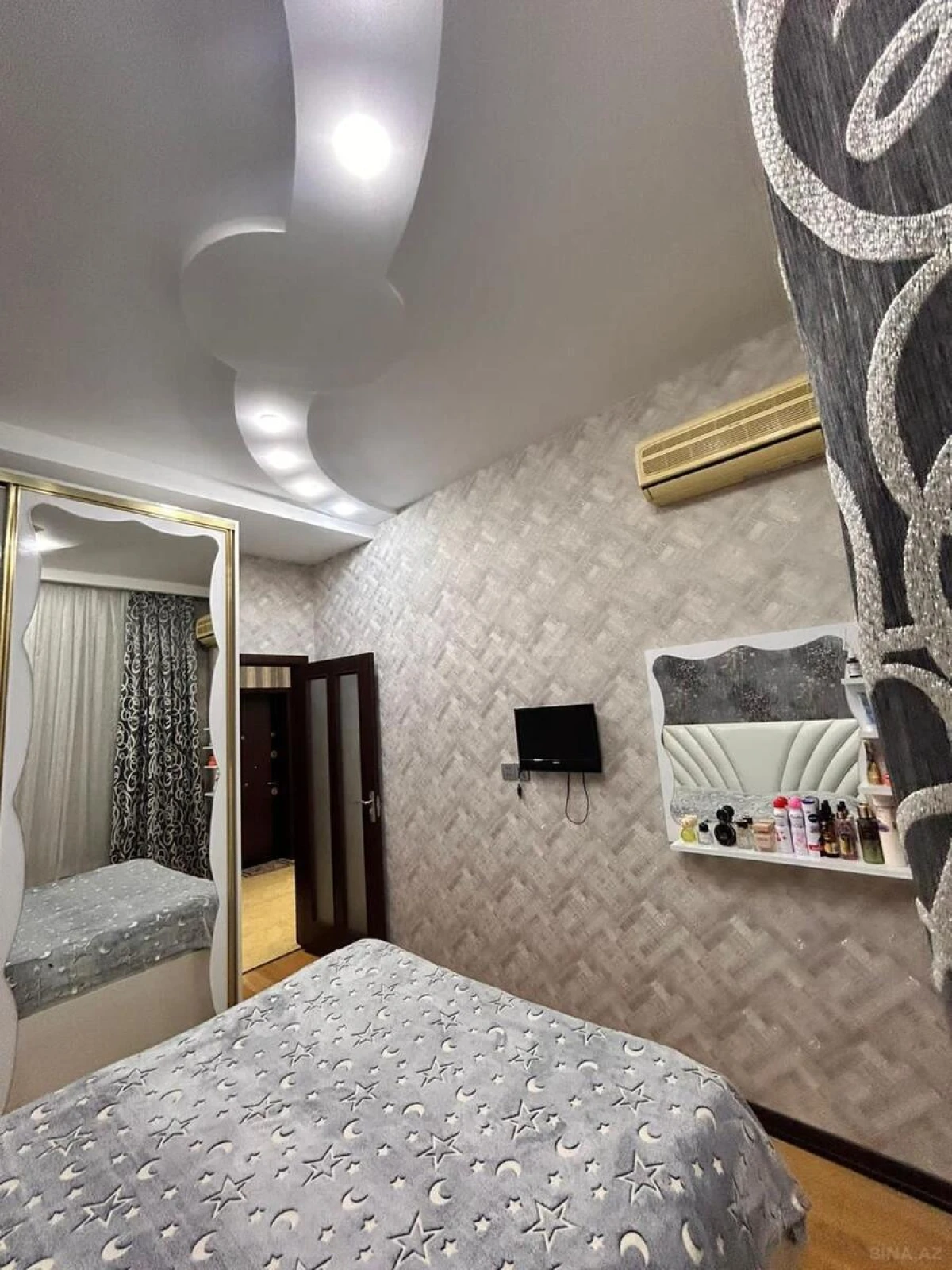 Satılır 2 otaqlı mənzil 55 m²