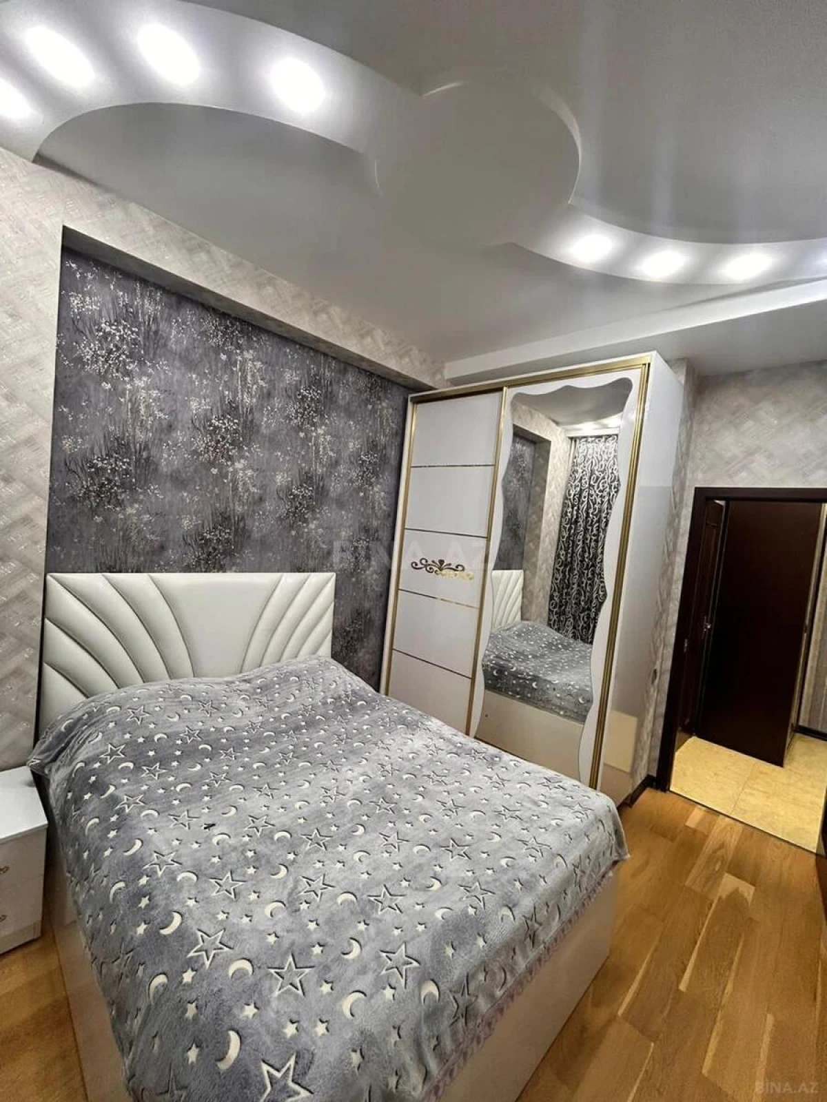 Satılır 2 otaqlı mənzil 55 m²