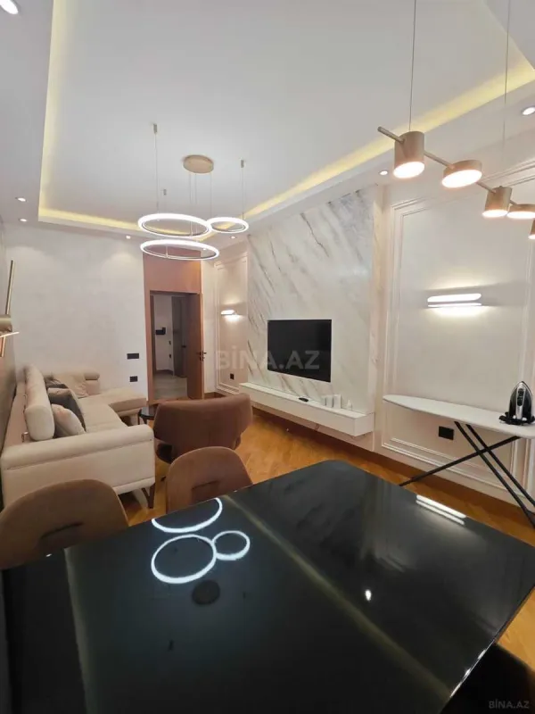 Kirayə verilir 2 otaqlı mənzil 90 m²