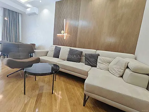 Kirayə verilir 2 otaqlı mənzil 90 m²