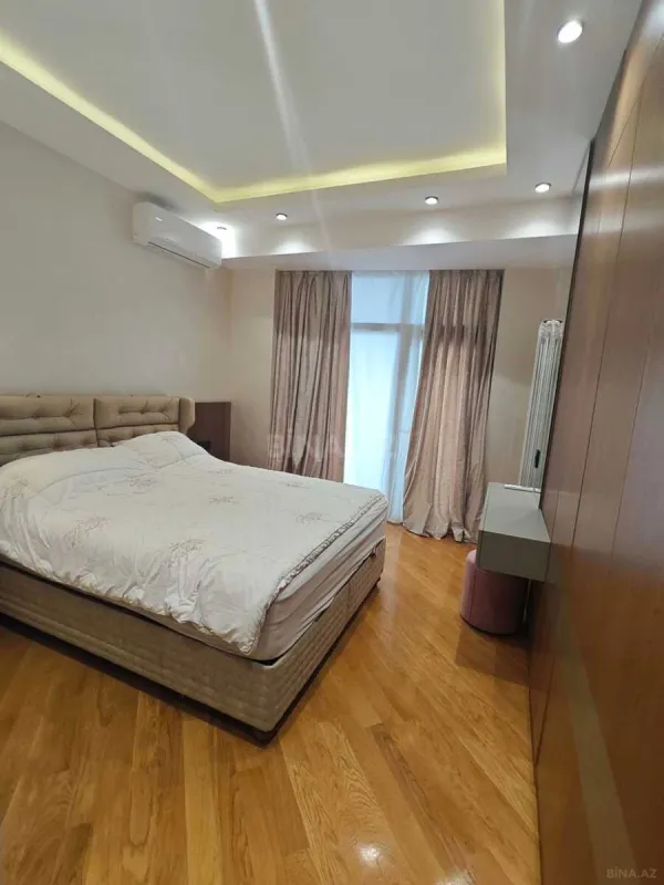 Kirayə verilir 2 otaqlı mənzil 90 m²