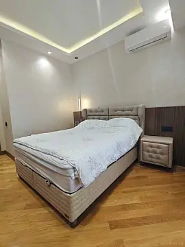 Kirayə verilir 2 otaqlı mənzil 90 m²