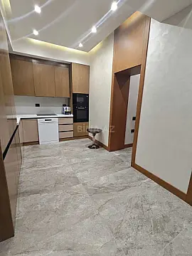 Kirayə verilir 2 otaqlı mənzil 90 m²