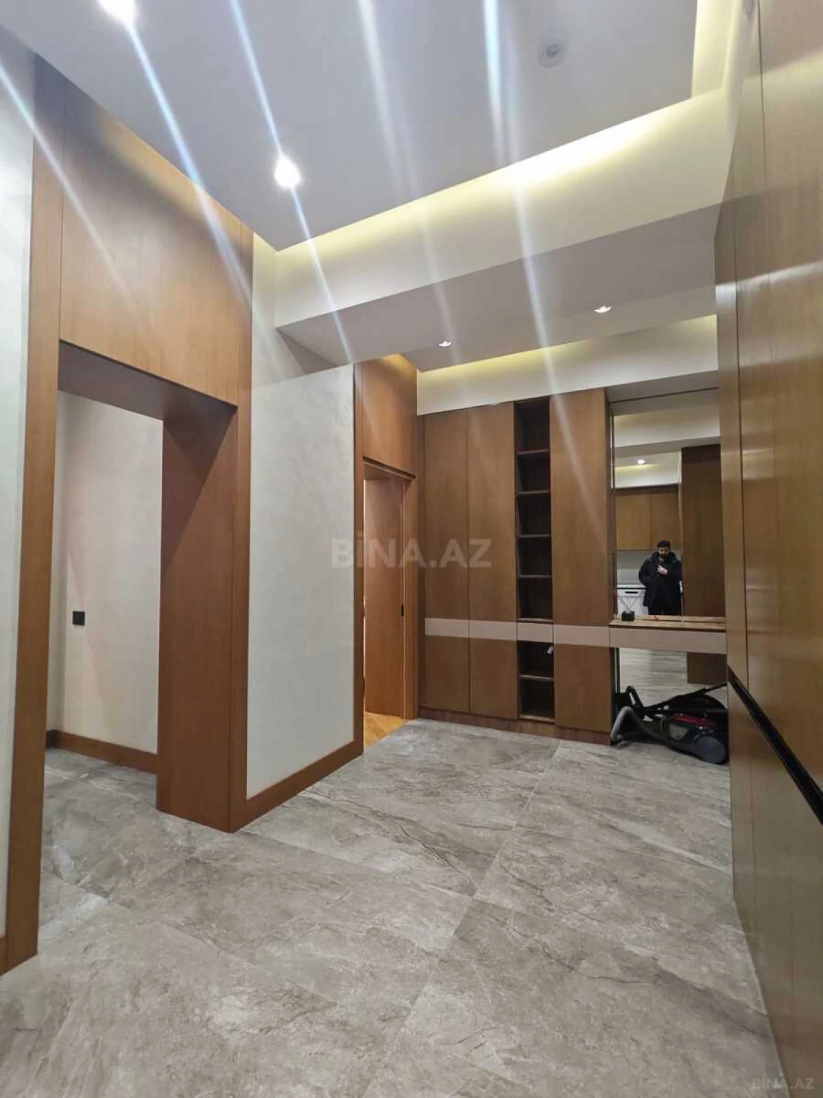 Kirayə verilir 2 otaqlı mənzil 90 m²