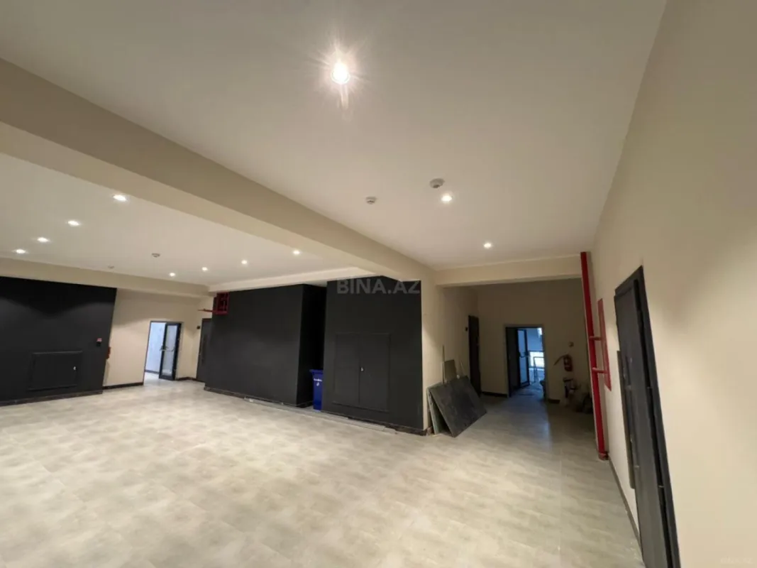 Satılır 4 otaqlı mənzil 175 m²