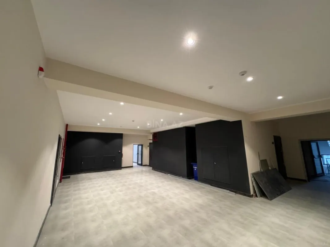 Satılır 4 otaqlı mənzil 175 m²