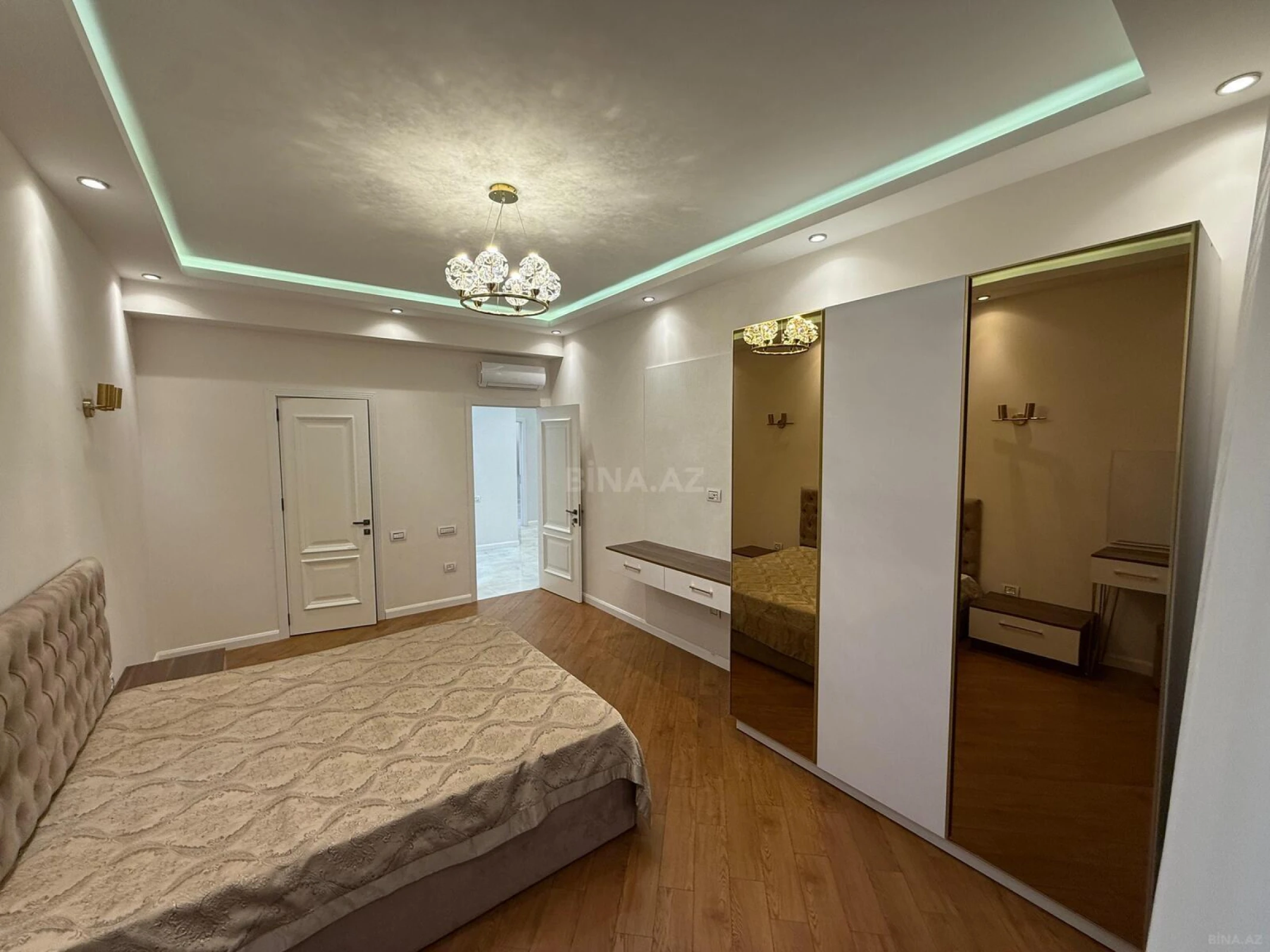 Kirayə verilir 3 otaqlı mənzil 117 m²