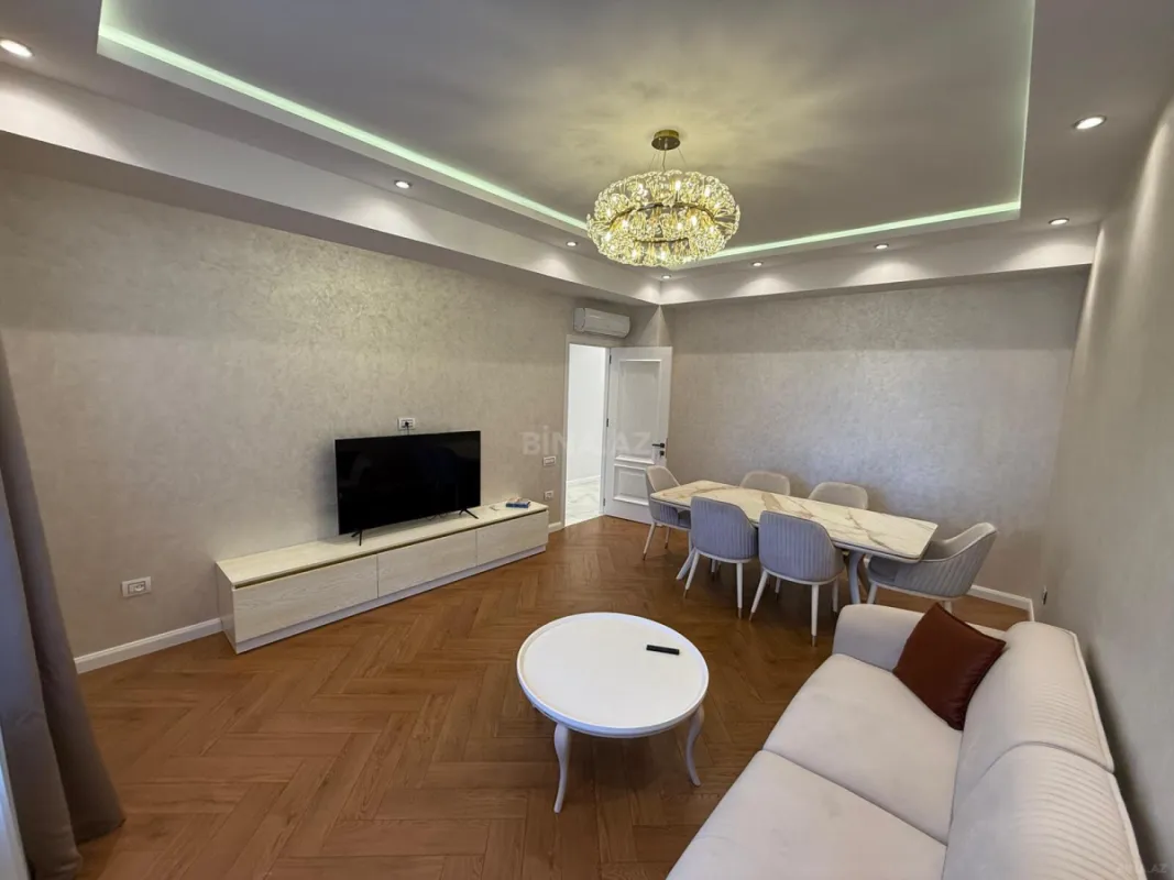 Kirayə verilir 3 otaqlı mənzil 117 m²