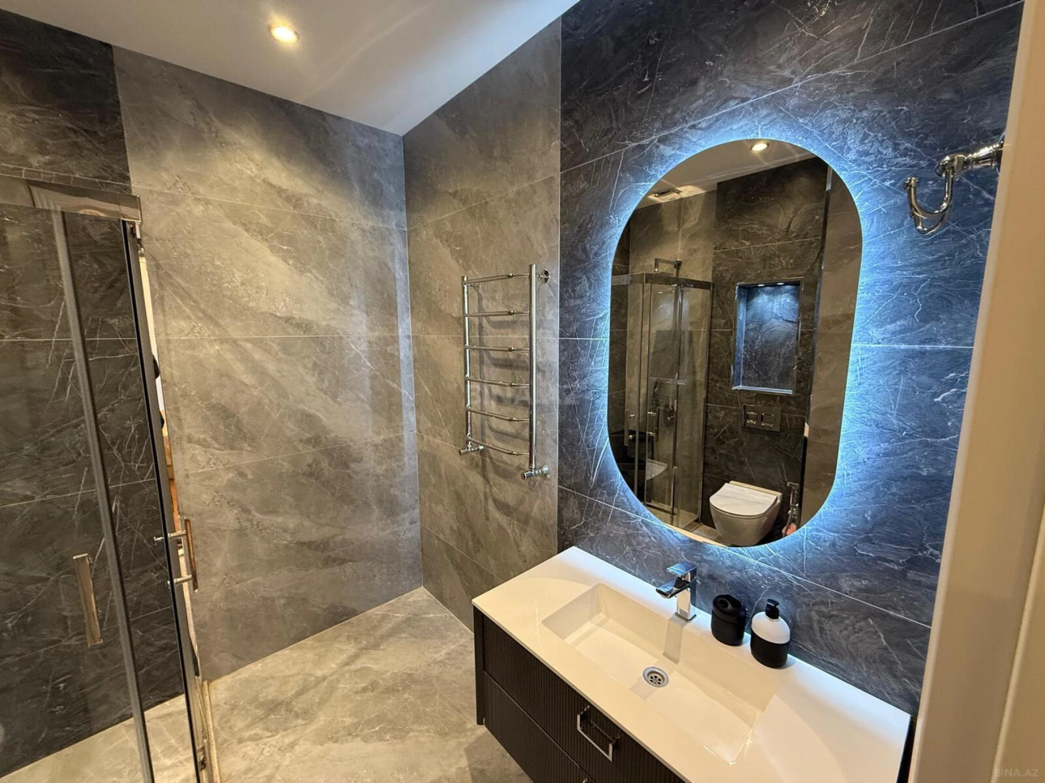 Kirayə verilir 3 otaqlı mənzil 117 m²