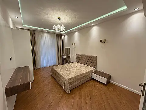 Kirayə verilir 3 otaqlı mənzil 117 m²