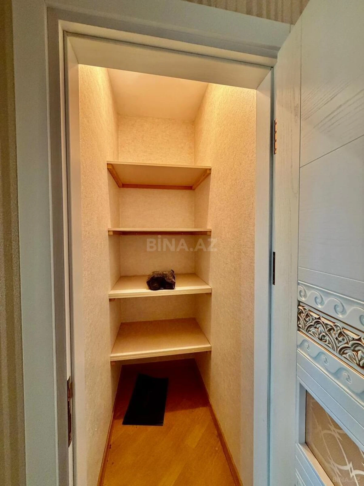 Satılır 3 otaqlı mənzil 136 m²