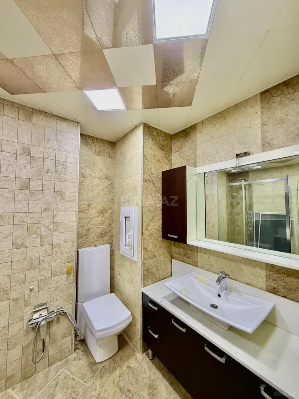 Satılır 3 otaqlı mənzil 136 m²