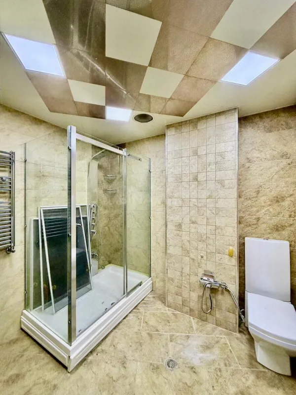 Satılır 3 otaqlı mənzil 136 m²