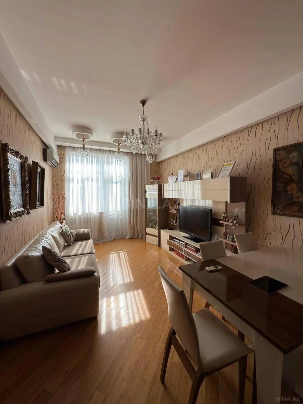 Satılır 4 otaqlı mənzil 110 m²