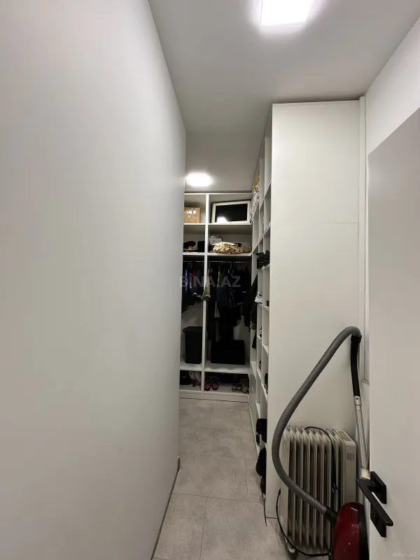 Satılır 4 otaqlı mənzil 170 m²