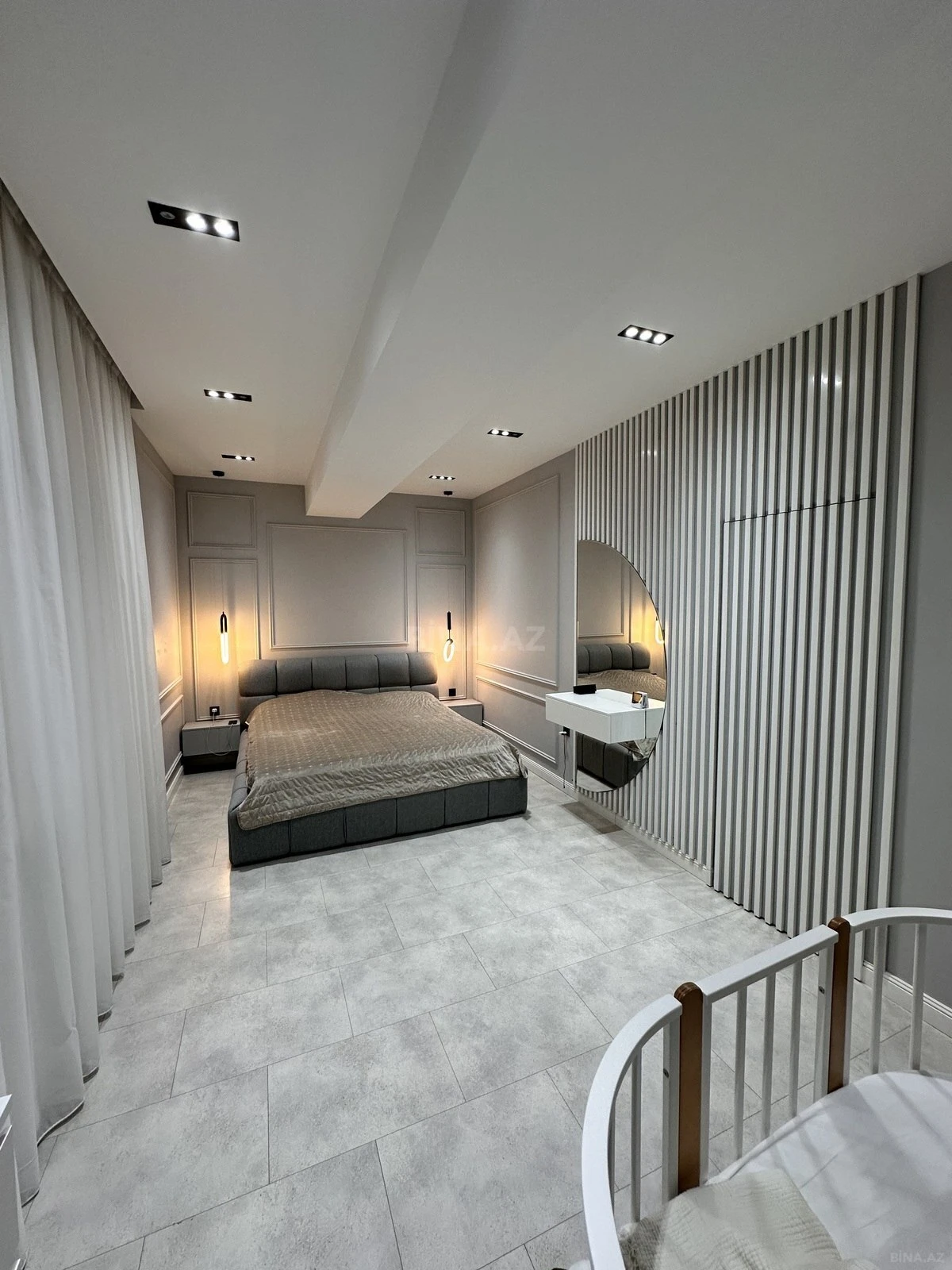 Satılır 4 otaqlı mənzil 170 m²