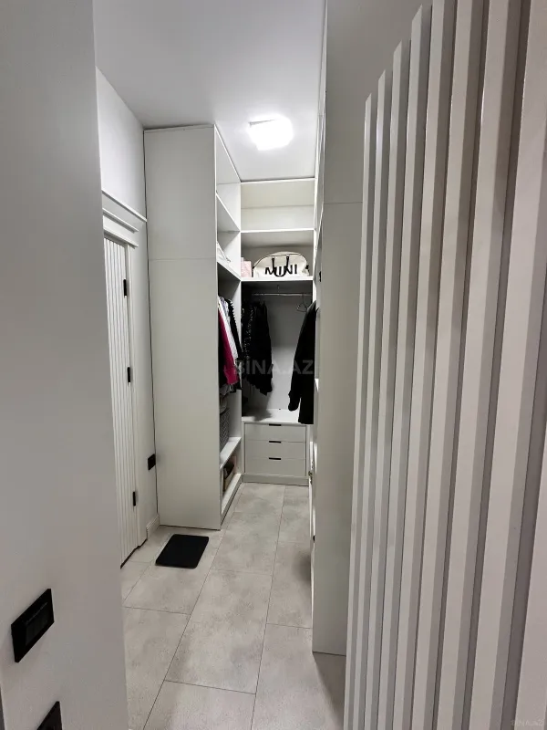 Satılır 4 otaqlı mənzil 170 m²