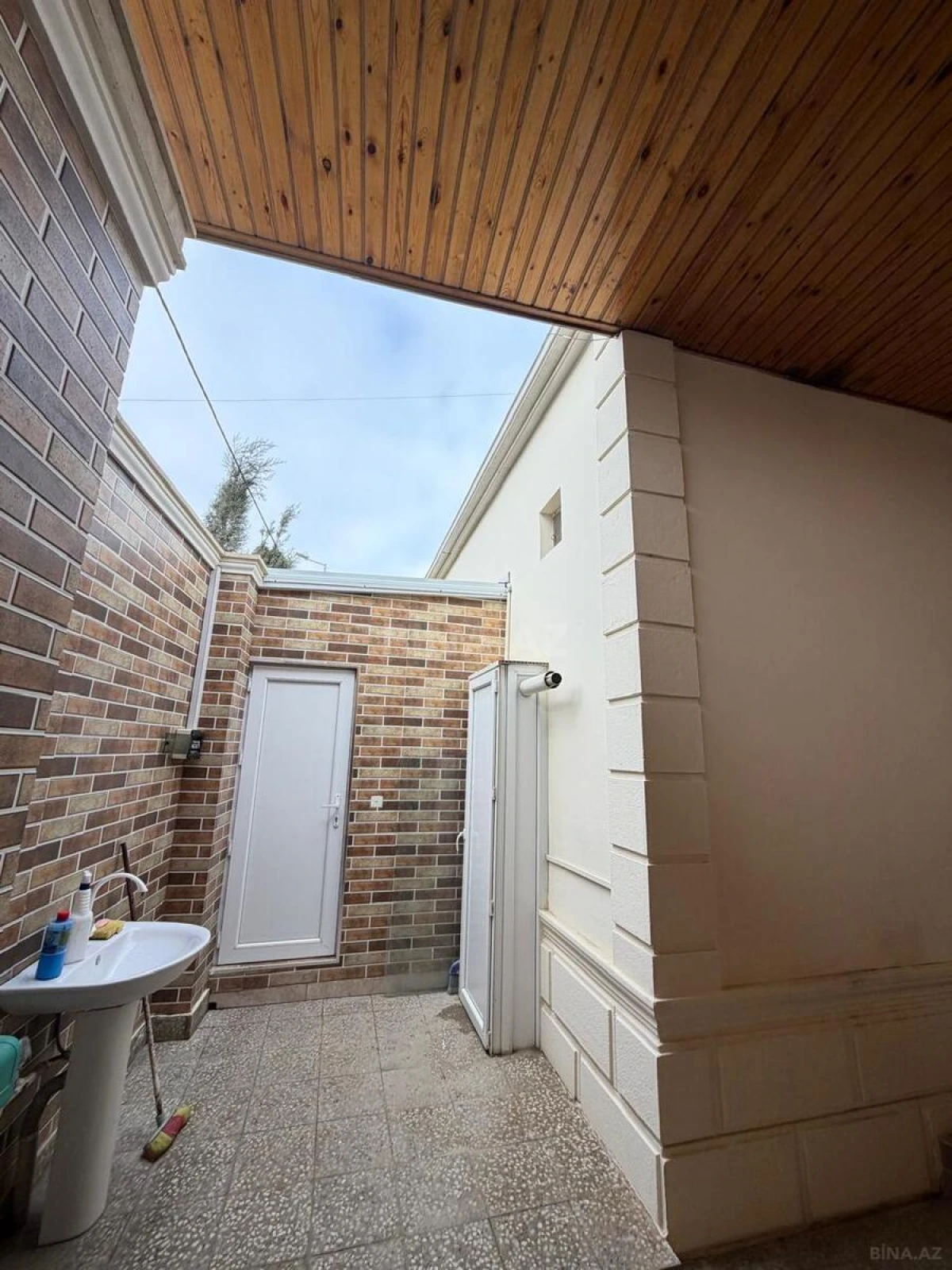 Satılır 5 otaqlı həyət evi 120 m²