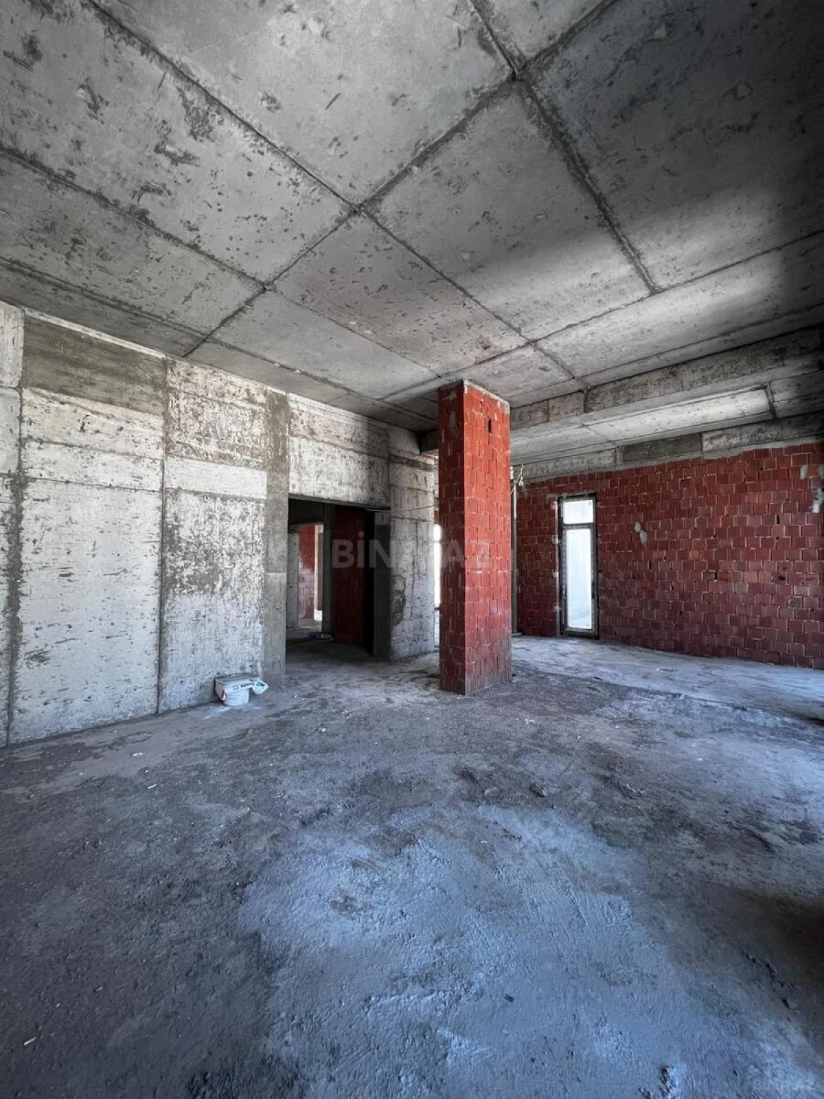 Satılır 3 otaqlı mənzil 153 m²