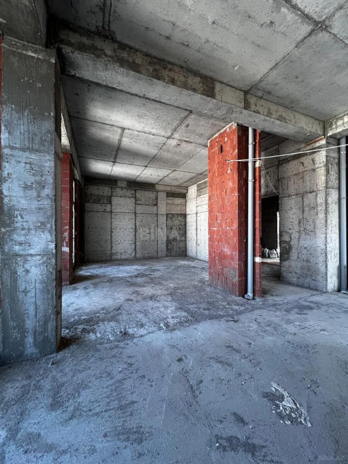 Satılır 3 otaqlı mənzil 153 m²