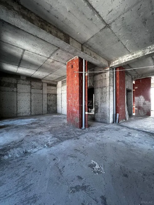 Satılır 3 otaqlı mənzil 121.5 m²